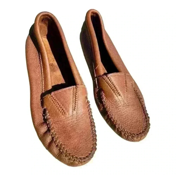 Minnetonka Shoes - NEW! Minnetonka Women's Deerskin Gore Front Moccasin. (Women) Size 7